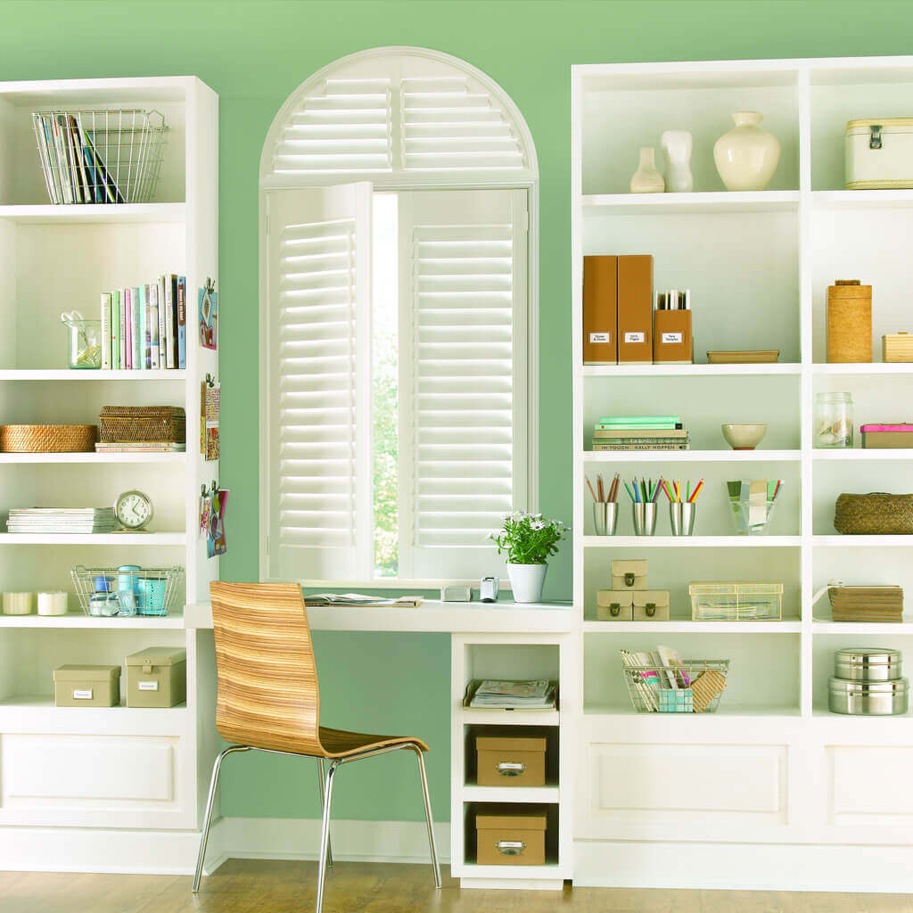 Hunter Douglas Palm Beach™ Polysatin™ Shutters 